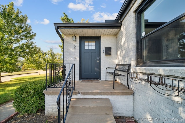 view of property entrance