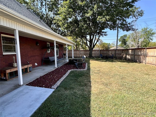 view of yard featuring a patio