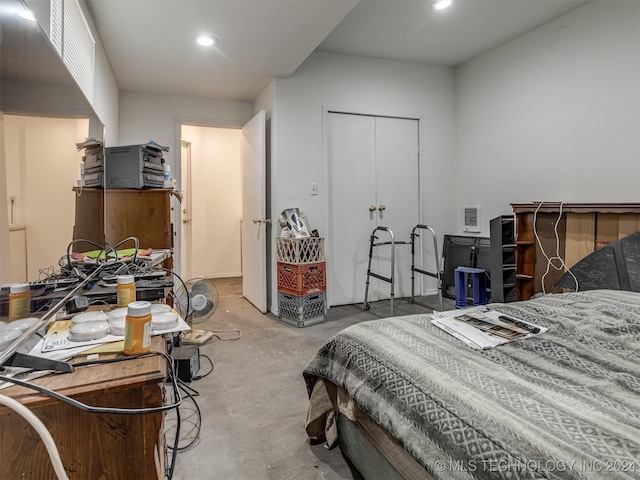 bedroom with a closet