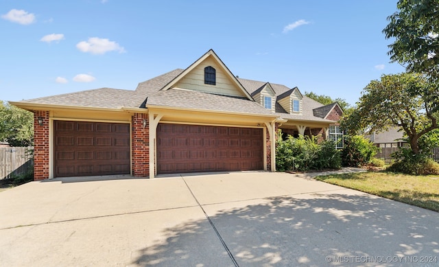 view of front facade featuring a garage