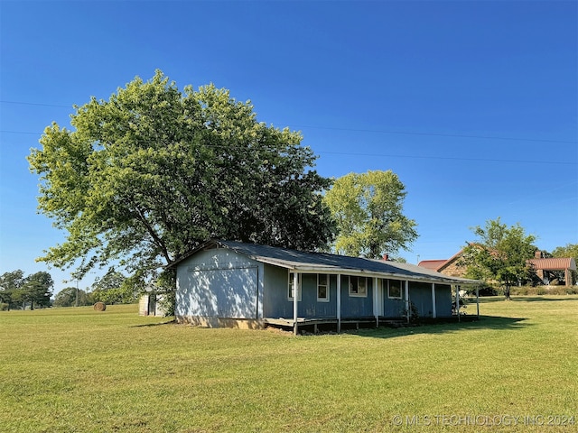 view of front of house with a front yard