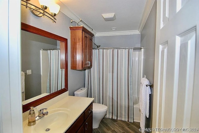 bathroom with a shower with curtain, hardwood / wood-style floors, crown molding, vanity, and toilet