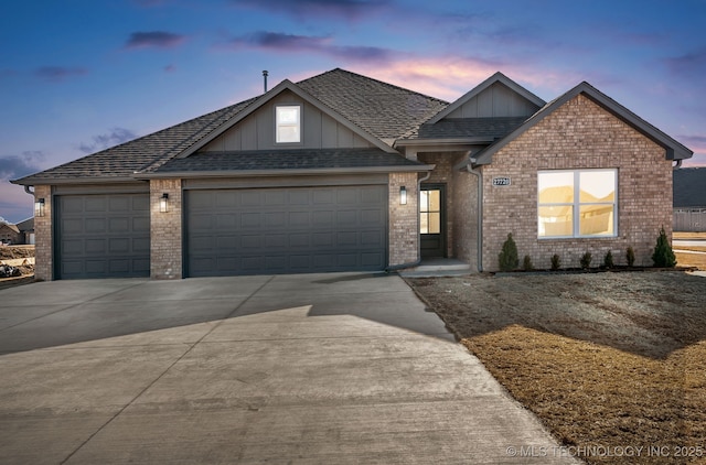 view of front of house featuring a garage