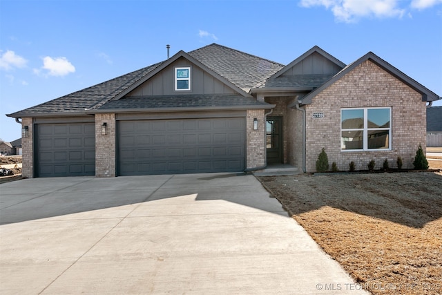 craftsman house with a garage