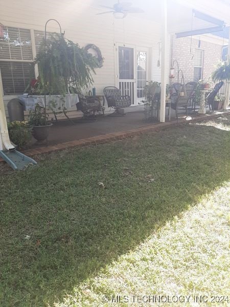 view of yard with a patio