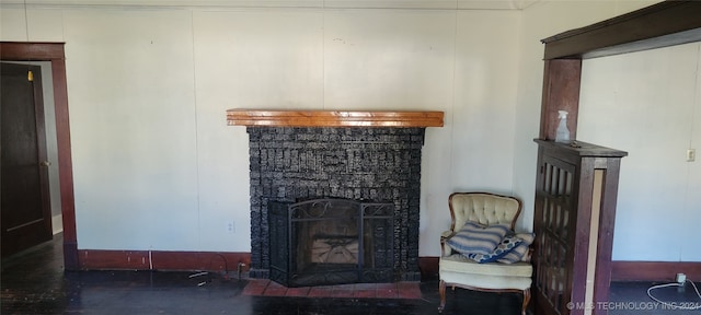 room details featuring ornamental molding and concrete flooring