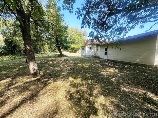 1721 Bighill Ave, Pawhuska, OK 74056 - view of yard
