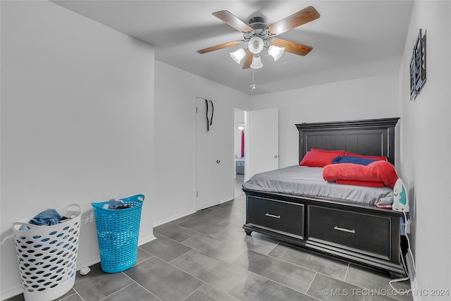 bedroom with ceiling fan