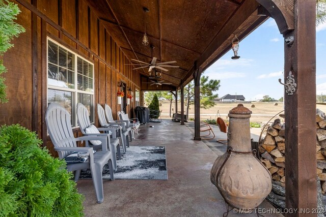 view of patio / terrace with ceiling fan