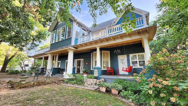 view of front of house featuring a porch