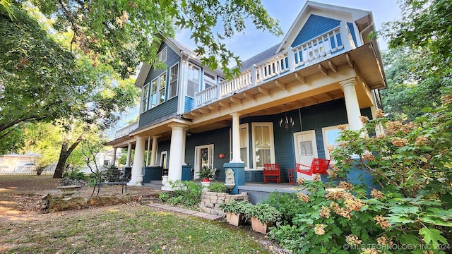 view of front of home featuring covered porch