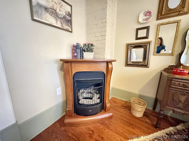 room details featuring hardwood / wood-style flooring