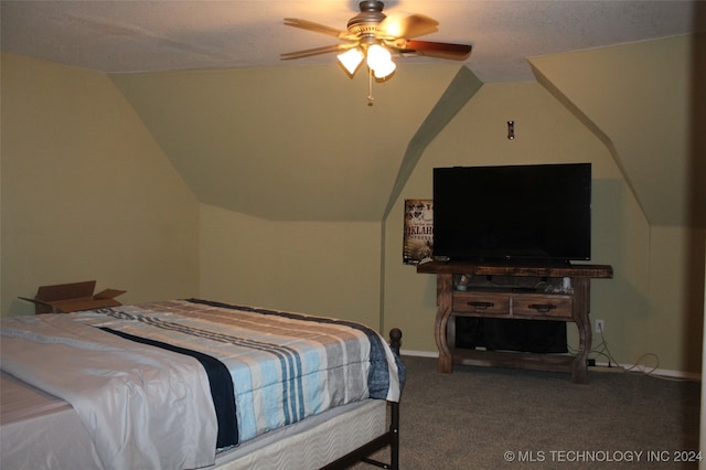 bedroom with ceiling fan, a textured ceiling, lofted ceiling, and carpet flooring