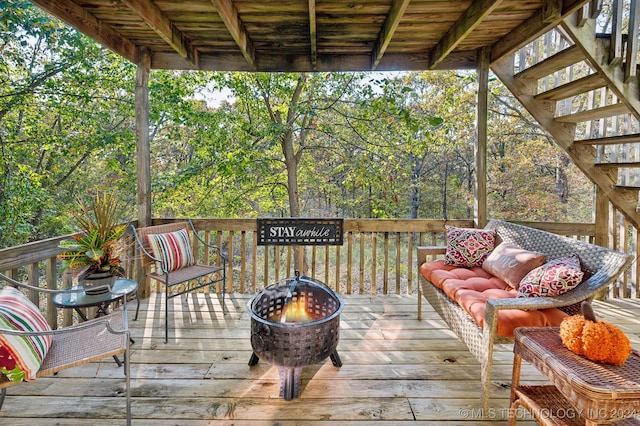 deck with outdoor lounge area