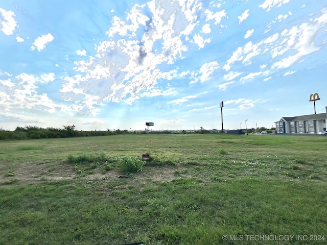 Listing photo 2 for 1916 Cooper Dr, Ardmore OK 73401