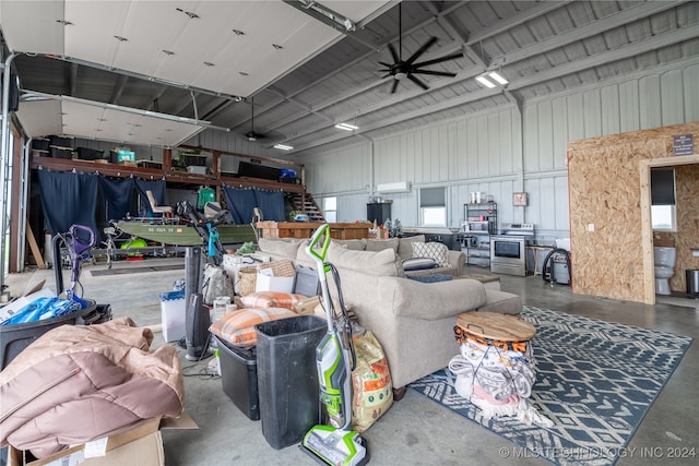 garage with ceiling fan