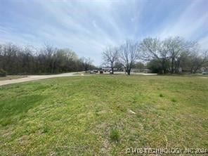 Listing photo 2 for 923 S Choctaw Ave, Bartlesville OK 74003