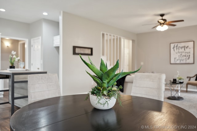 dining room with ceiling fan