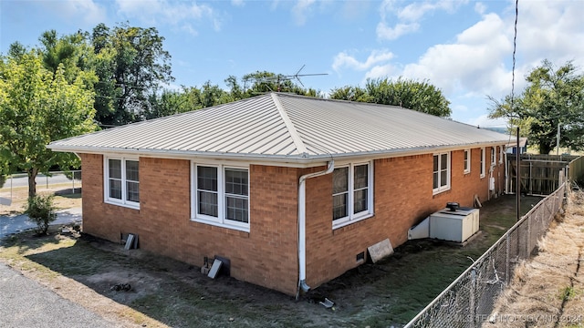 view of home's exterior