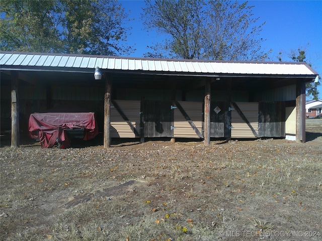 view of outbuilding