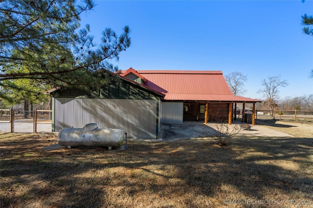 exterior space featuring a lawn