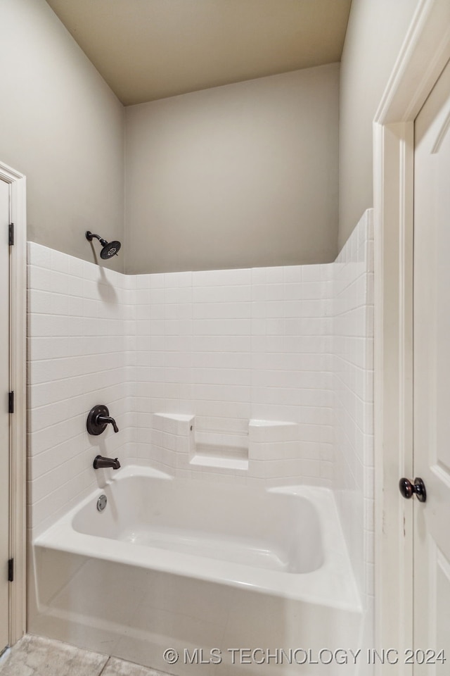 bathroom featuring shower / bathing tub combination