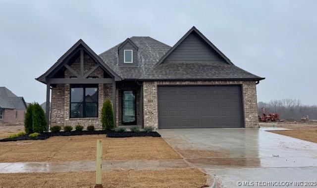 view of front of house with a garage