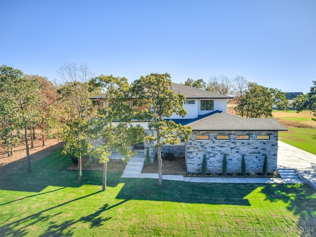 exterior space featuring a lawn