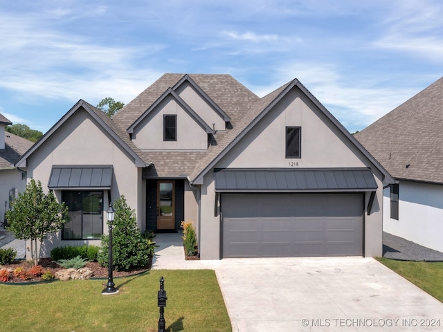 view of front of home featuring a front yard