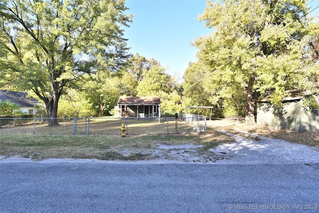 view of front of home with an outbuilding