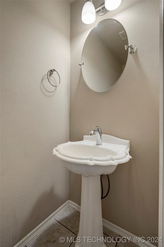 bathroom featuring tile patterned floors