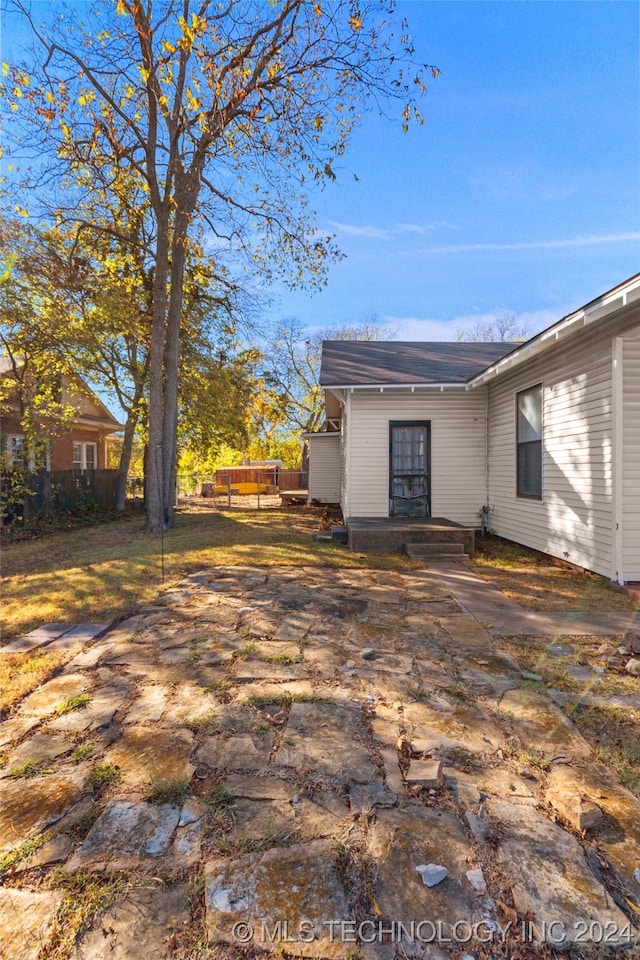 view of yard with a patio area