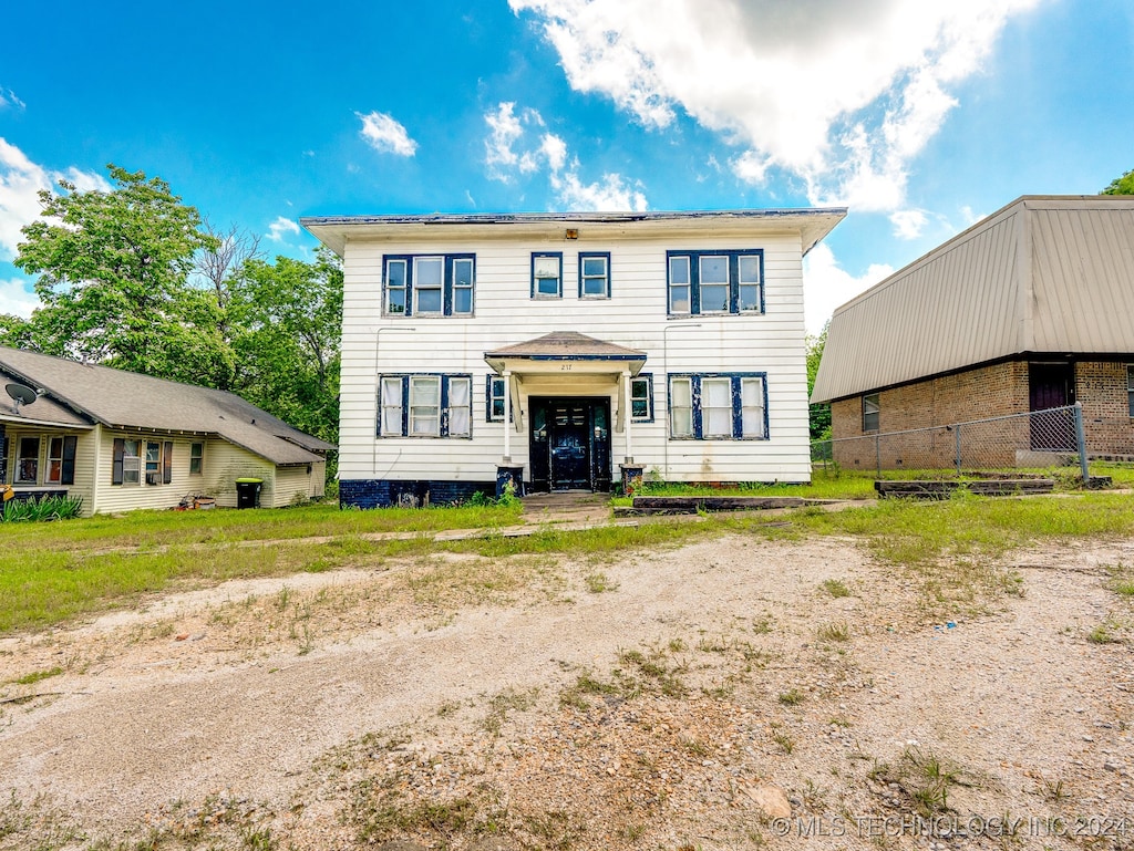 view of front of property