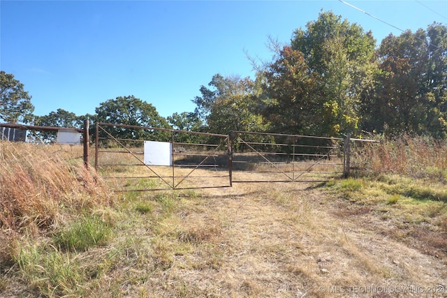 Listing photo 2 for 25310 S 200th Rd, Henryetta OK 74437