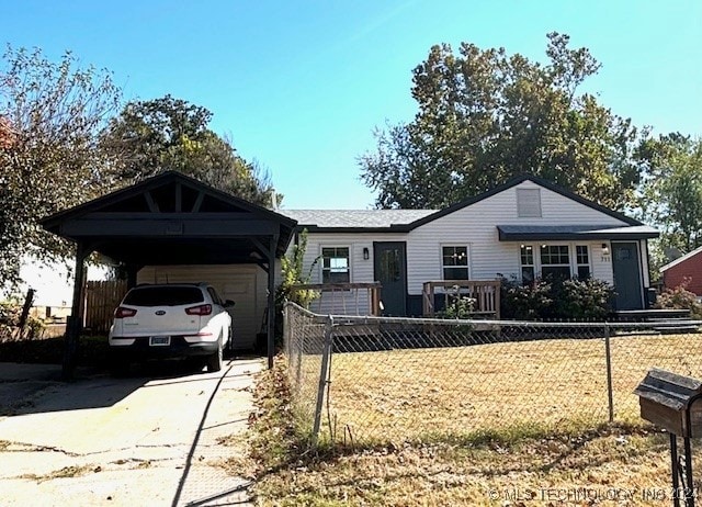 view of front of property