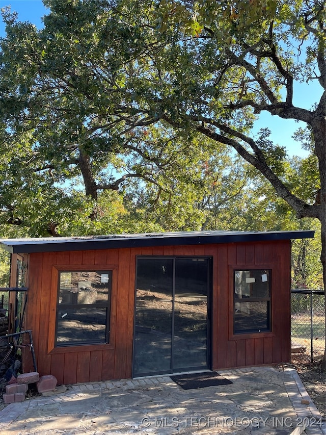 view of outdoor structure