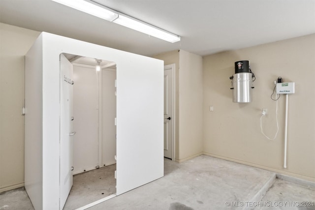 bathroom featuring concrete floors