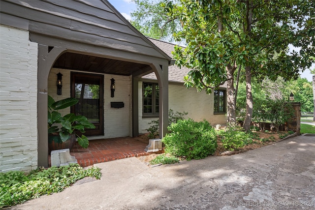 view of entrance to property