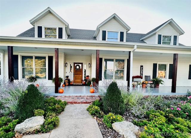 view of front of property featuring a porch