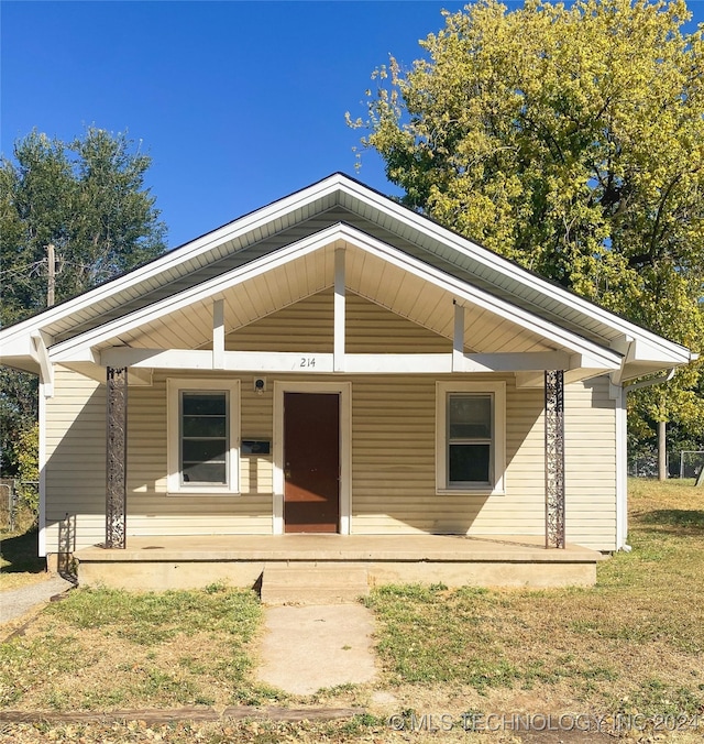 bungalow featuring covered porch