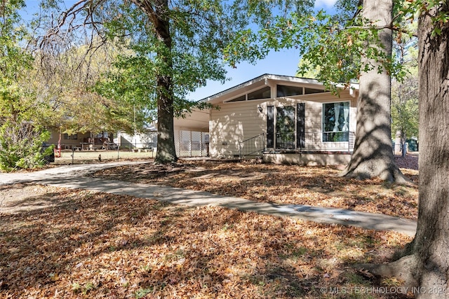 view of front of property