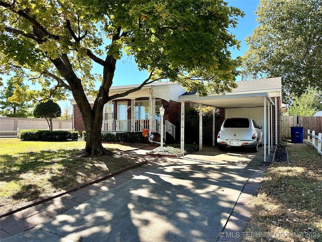 view of front facade with a front yard