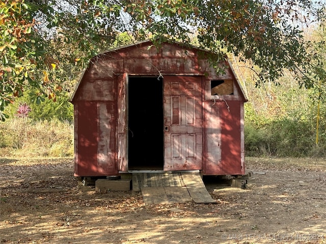 view of outdoor structure