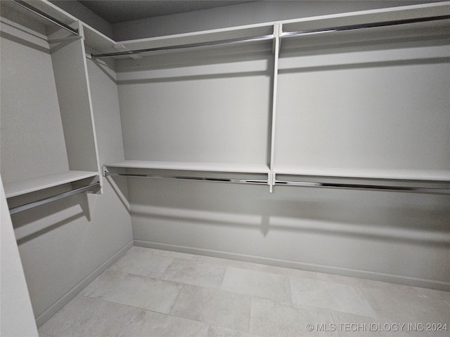 3406 Redbud Ln, Tulsa, OK 74132 - view of spacious closet