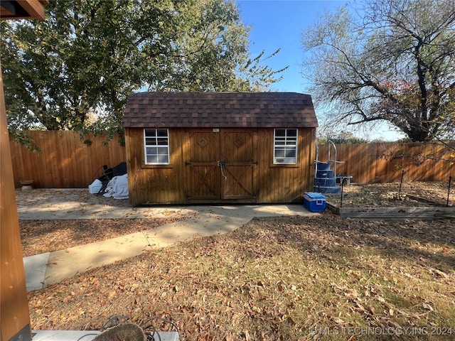 view of outbuilding