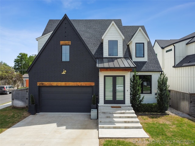 view of front facade featuring a garage