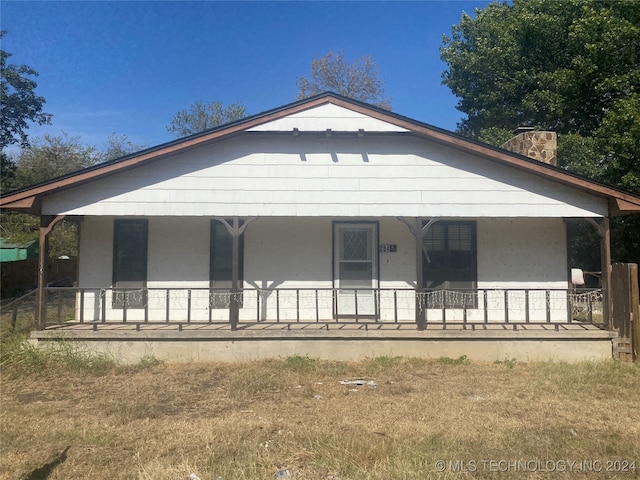 view of front facade with covered porch