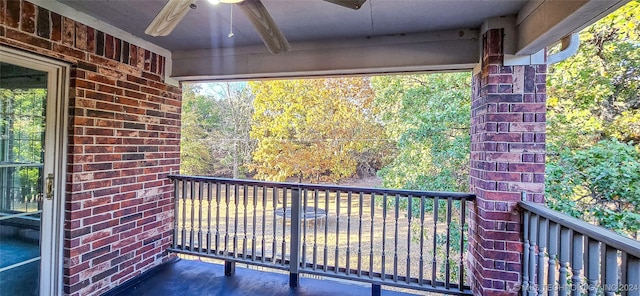 balcony featuring ceiling fan