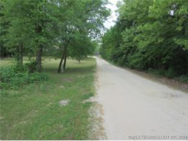 Listing photo 3 for 303 Hummingbird Ln, Eufaula OK 74432