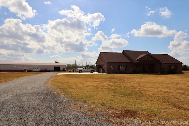 view of front of home featuring a front lawn